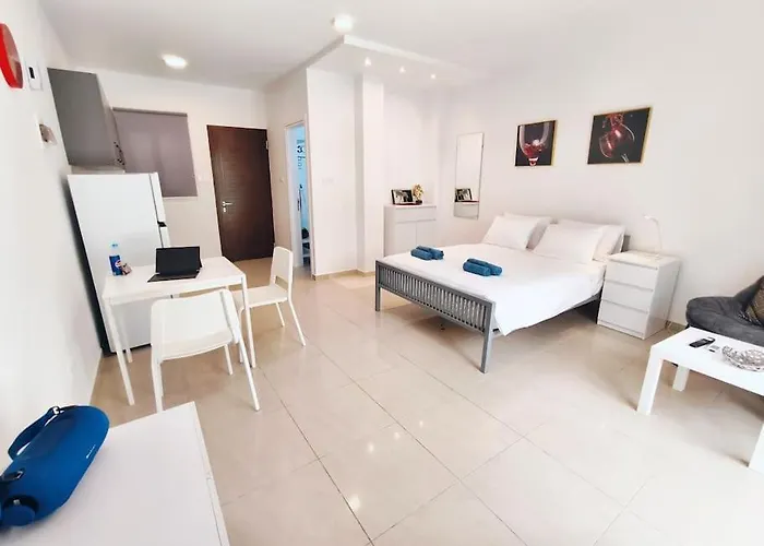 Cozy Studio Near Harbor District 200 Mbits Xbox X