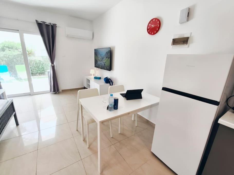 Apartament Cozy Near Harbor District 200 Mbits Xbox X Pafos