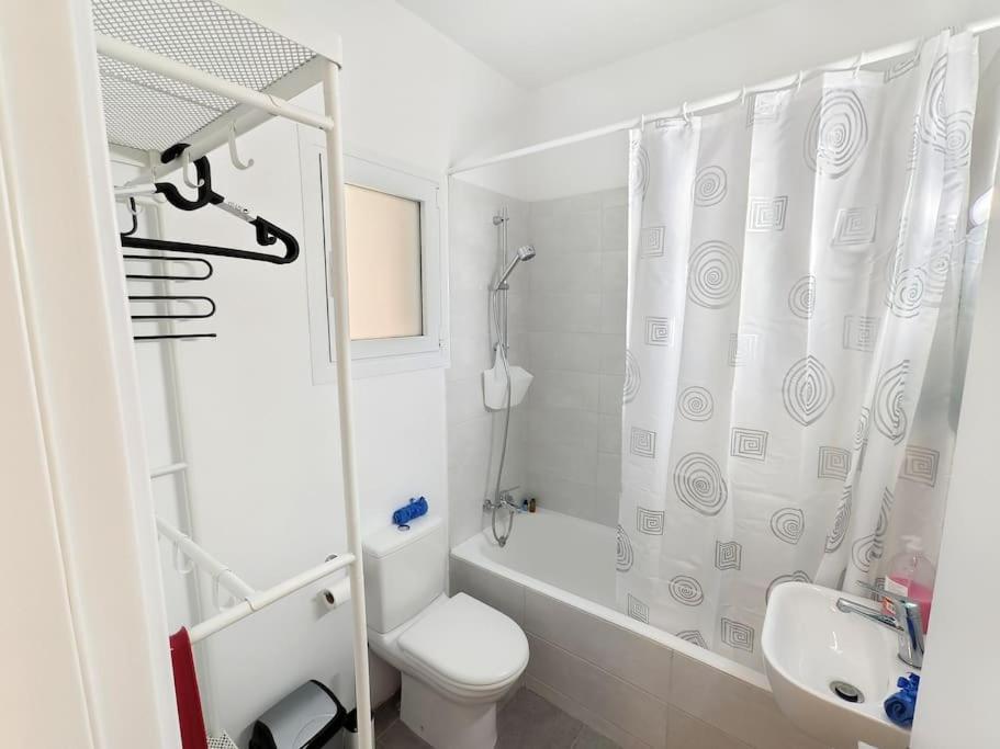 Cozy Near Harbor District 200 Mbits Xbox X Apartament