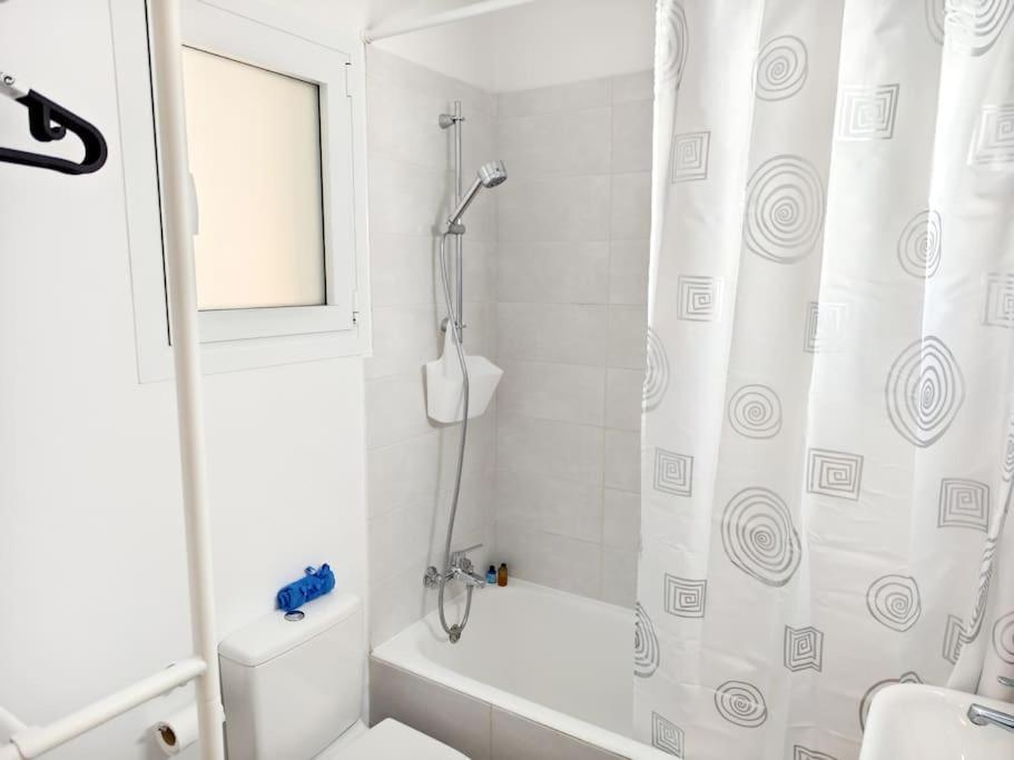 Cozy Near Harbor District 200 Mbits Xbox X Apartament